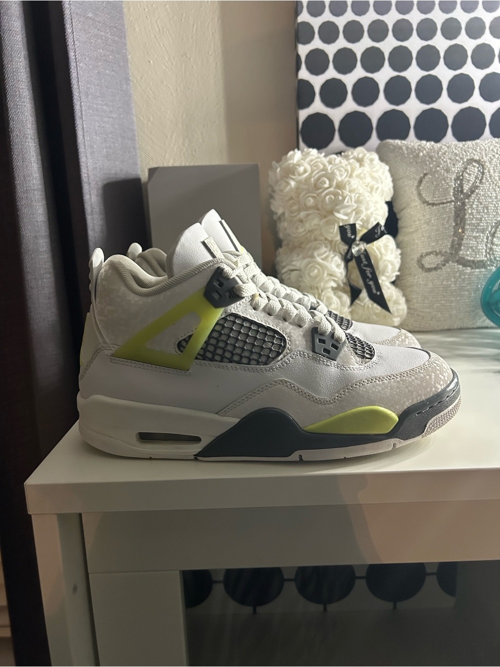 Air Jordan 4 Sneakers Light. Lemon Twist- White with Neon Yellow Accents